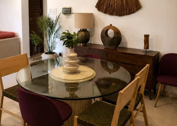 Great - Downtown Area - 8 Pax Apartment